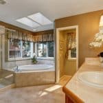 Pourquoi choisir un mur de douche en PVC pour votre salle de bain ?